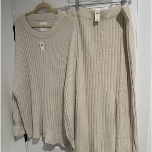 Cream super soft knit 2 piece skirt set by Aerie in a size xl.